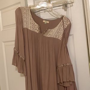 Mid length short sleeve dress